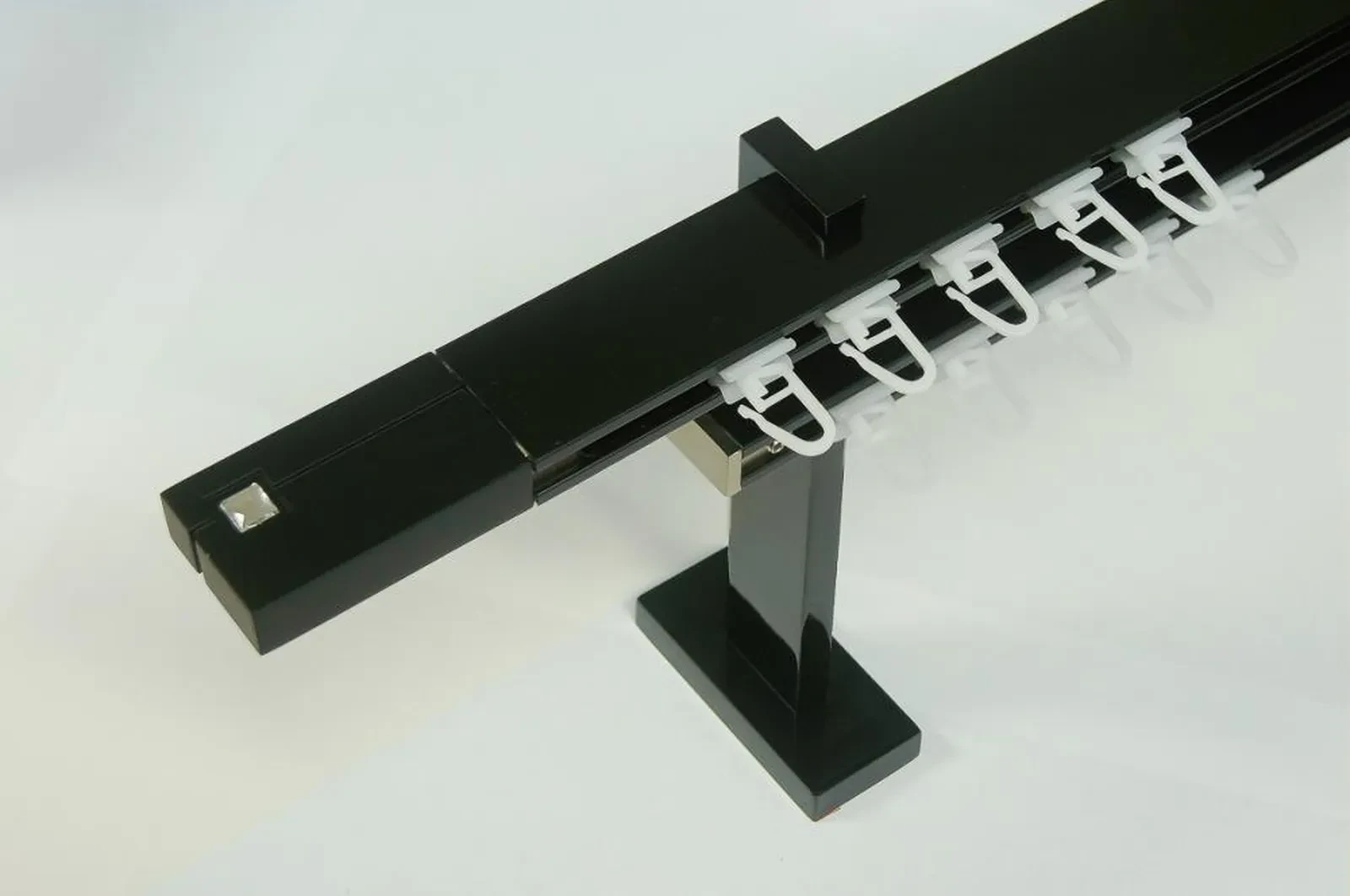 Garniža SQUARE LINE čierna 2dr. - kon. čierna KRYSTAL