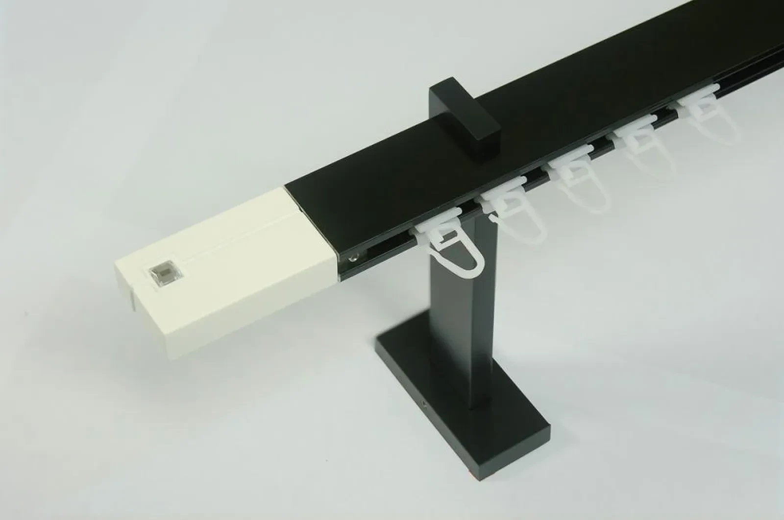 Garniža SQUARE LINE čierna 1dr. - kon. biela KRYSTAL