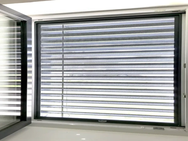 Sieťky proti hmyzu na OKNO - pevné KLIK LUX - bežné odtiene 8