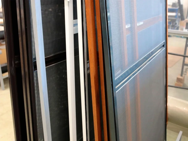 Sieťky na DVERE  - pántové v ráme SMART - bežné odtiene 8