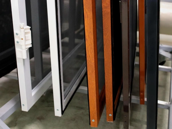 Sieťky na DVERE  - pántové v ráme SMART - bežné odtiene 9