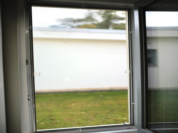 Sieťky na  OKNO - pevné - drevoimitačné 4