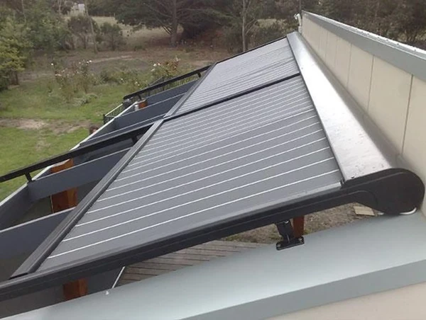 Strešná roleta s lištami HRV52
