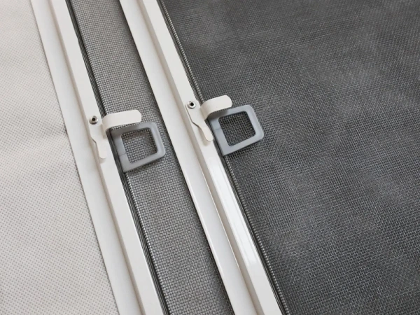 Sieťky na  OKNO - pevné MAX - farby RAL 8