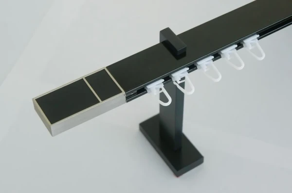 Garniža SQUARE LINE čierna 1dr. - kon. BOSS čierna koža